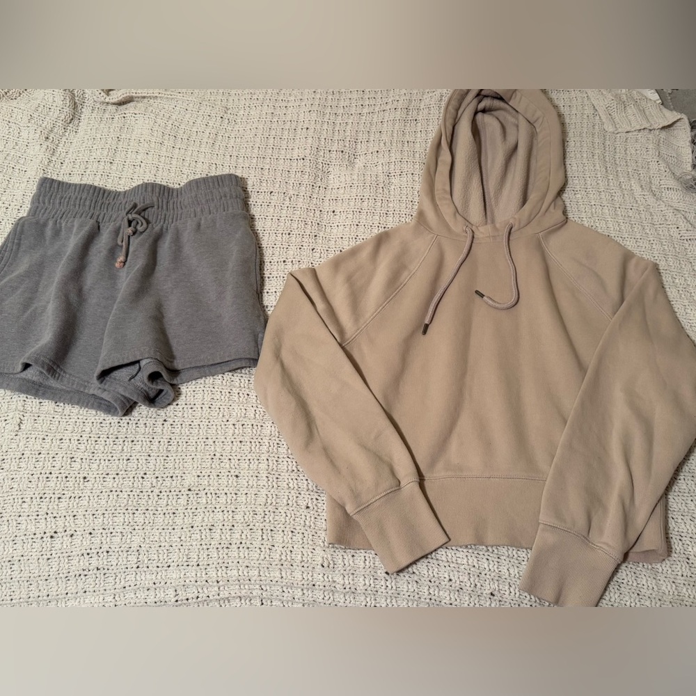 Wild Fable- Universal Threads XS sweat bundle